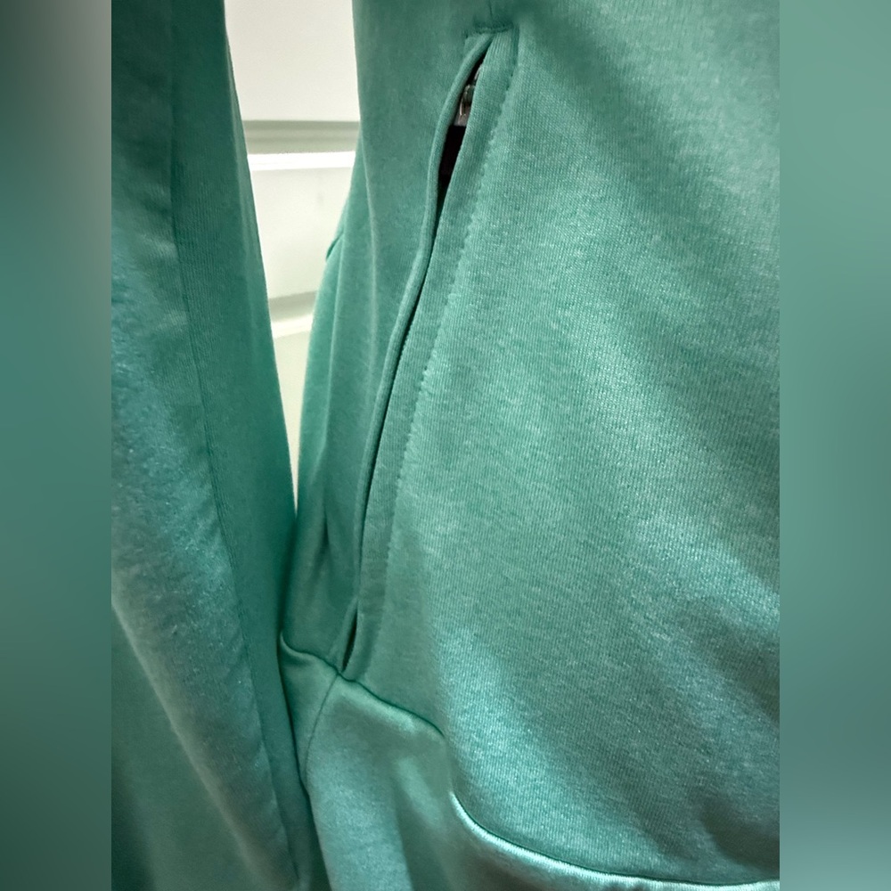 Alo. Seafoam Green Full Zip Athletic Hoodie. Size Large. - Picture 6 of 9